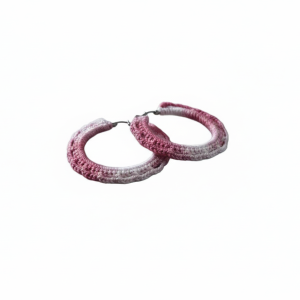 Aretes de Argolla Artesanales en Crochet – Degradado Rosa y Blanco